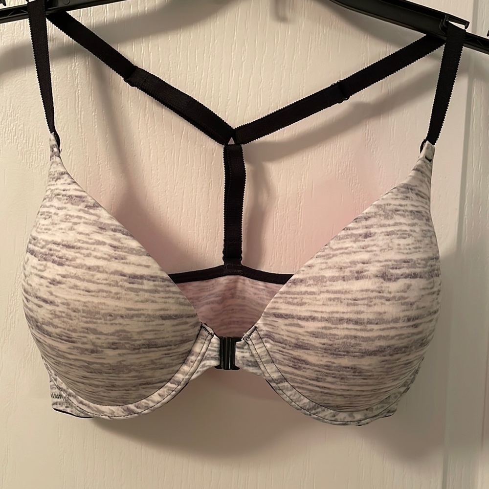 Victoria’s Secret Wear Everywhere Bra. Size 32DD NWOT
